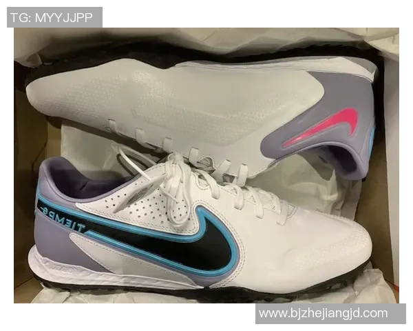 球星是否会赠送足球鞋给球迷 球鞋背后的故事与球星情感互动